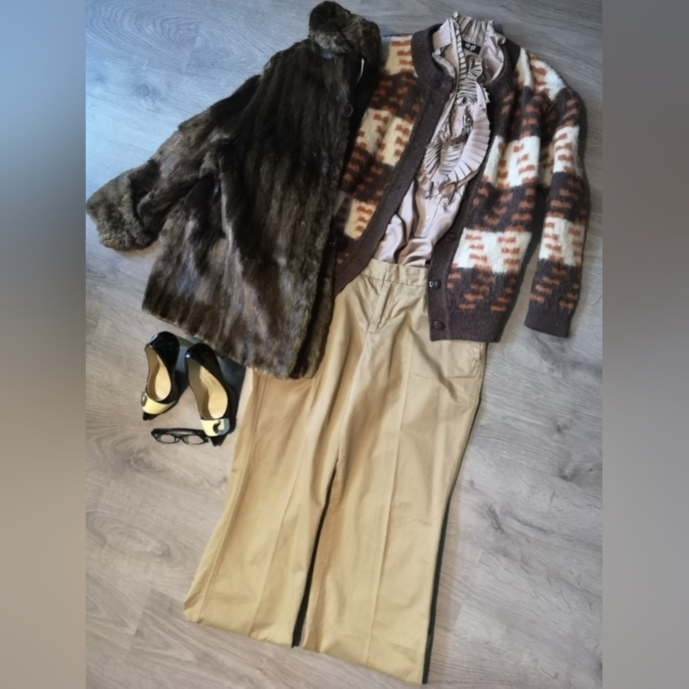 Y2K Vintage #OOTD Knit Cardigan Pleated Blouse Cropped Chinos Swing Fox Fur Coat